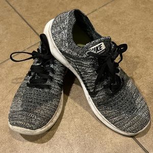Nike Free RN Flyknit sz 8